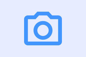 Mulher fica presa nas ferragens após batida entre carro e ônibus em Guaratinguetá, SP